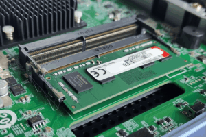 商用主板VS工业级主板，谁才是工控一体机的最佳拍档？