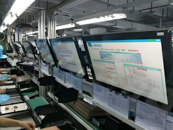 工控平板电脑亮度选择指南：清晰显示与能耗平衡的关键